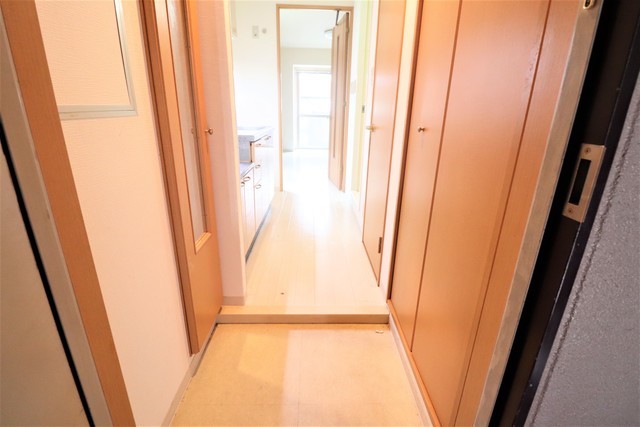 玄関　下駄箱付き　玄関