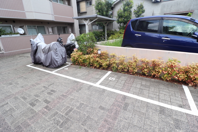 駐車場　バイク駐車場