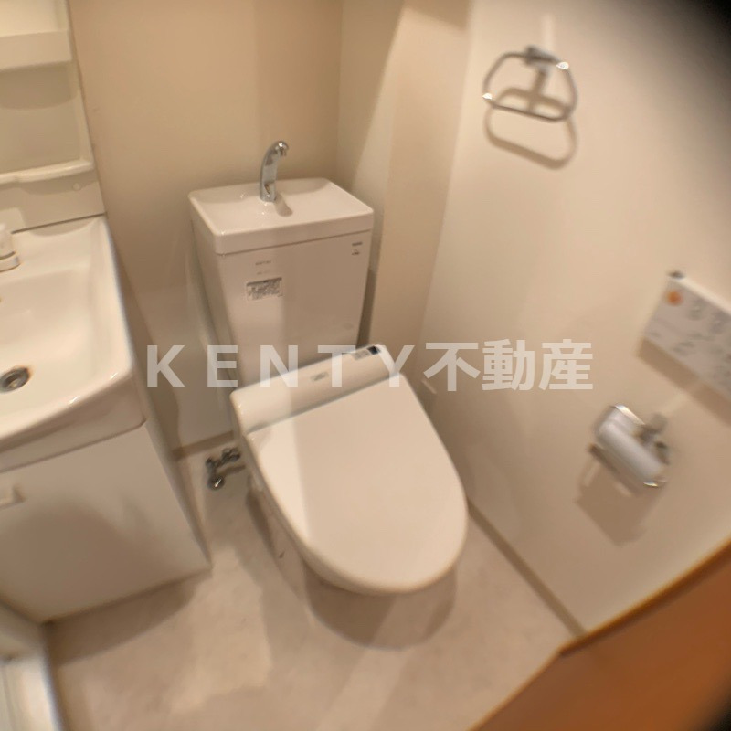 トイレ　清潔感のあるトイレです