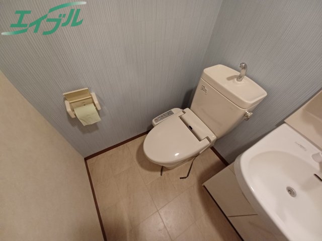 トイレ　同型参考写真