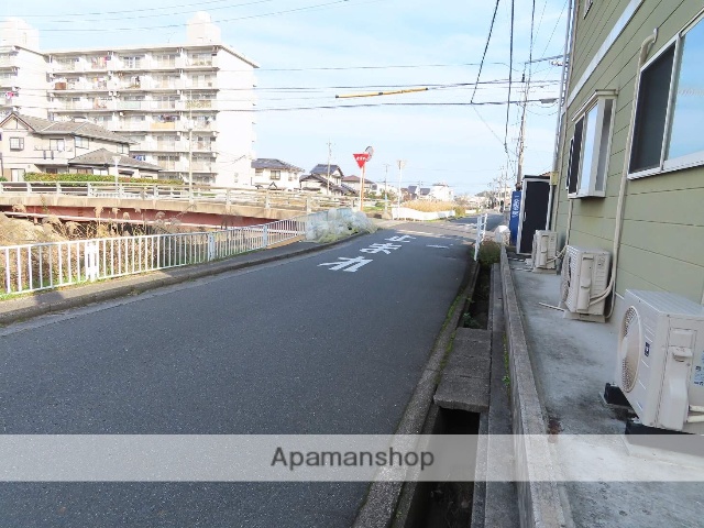 その他　全面道路（その他）まで0m