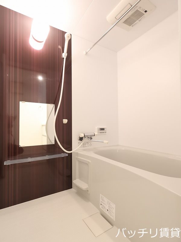 バス・シャワールーム　同型タイプの為、現状を優先いたします。
