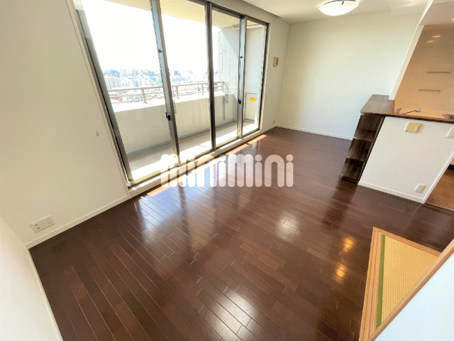 居室・リビング　１３０３号室