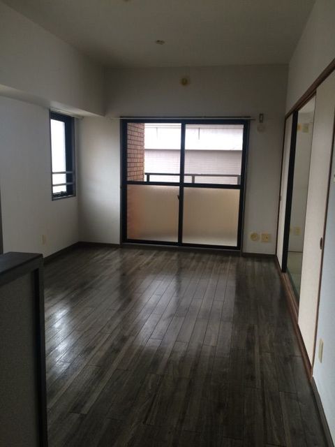 居室・リビング　現状を優先致します。