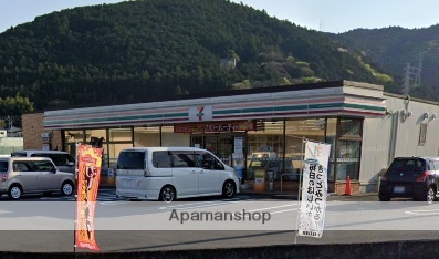 コンビニ　セブンイレブン（コンビニ）まで1298m