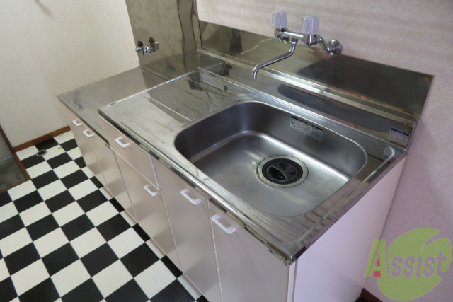 キッチン　綺麗なキッチンですね。水回りは大切。