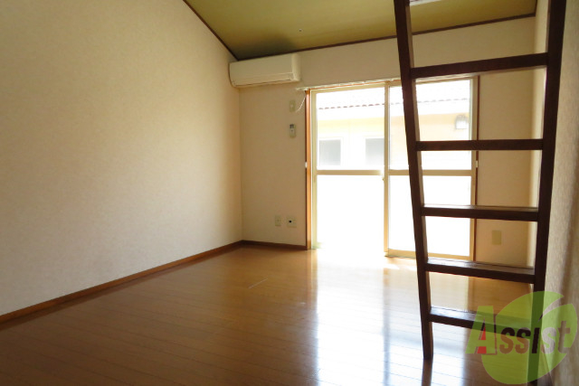 その他部屋・スペース　別角度からのアングルになります。壁は白く統一感があり綺麗です