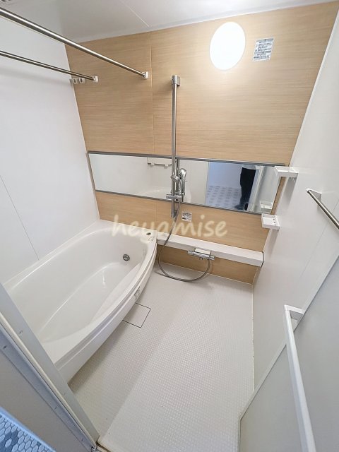 バス・シャワールーム　※写真は別号室。色は異なる場合があります