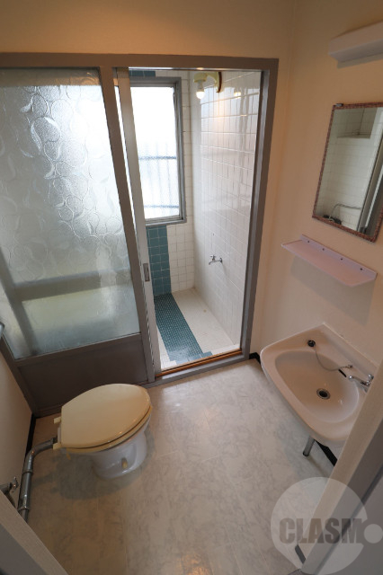 トイレ　お手洗いはアメリカンセパレートタイプ