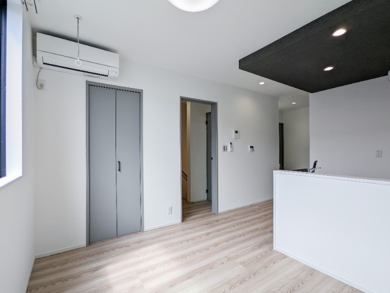 居室・リビング　図面と現状に相違がある場合には現状を優先