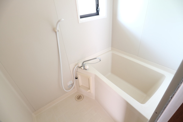 バス・シャワールーム　窓有ります