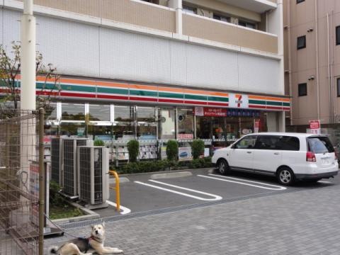 コンビニ　セブン－イレブン北区滝野川３丁目店（コンビニ）まで398m