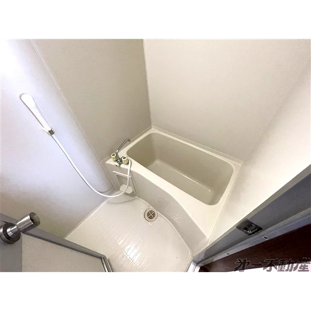 バス・シャワールーム　バスルーム