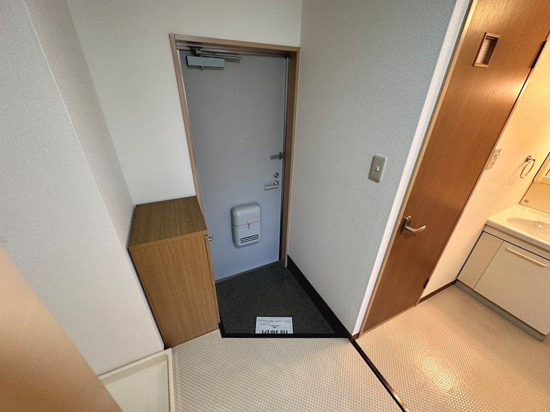 Amenity roomの玄関写真