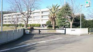 中学校　君津市立周西南中学校（中学校）まで833m