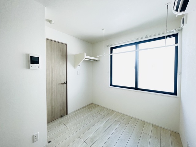 居室・リビング　同タイプ別部屋写真です