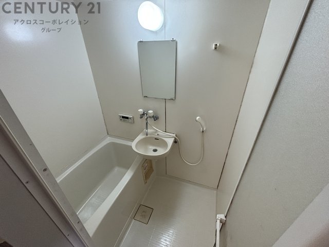 バス・シャワールーム　シンプルで機能的なユニットバスです♪