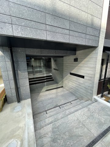 エントランス　弊社は都内全域の物件をご紹介可能です！