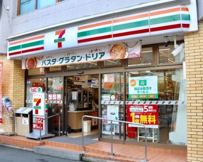 コンビニ　セブンイレブン亀戸駅前店（コンビニ）まで214m