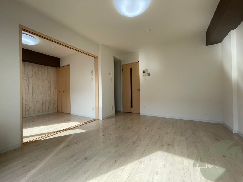 居室・リビング　広くてキレイなお部屋が広がっていて、充実した生活が送れそう。