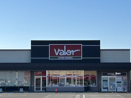 スーパー　valor(バロー) 春江店（スーパー）まで889m
