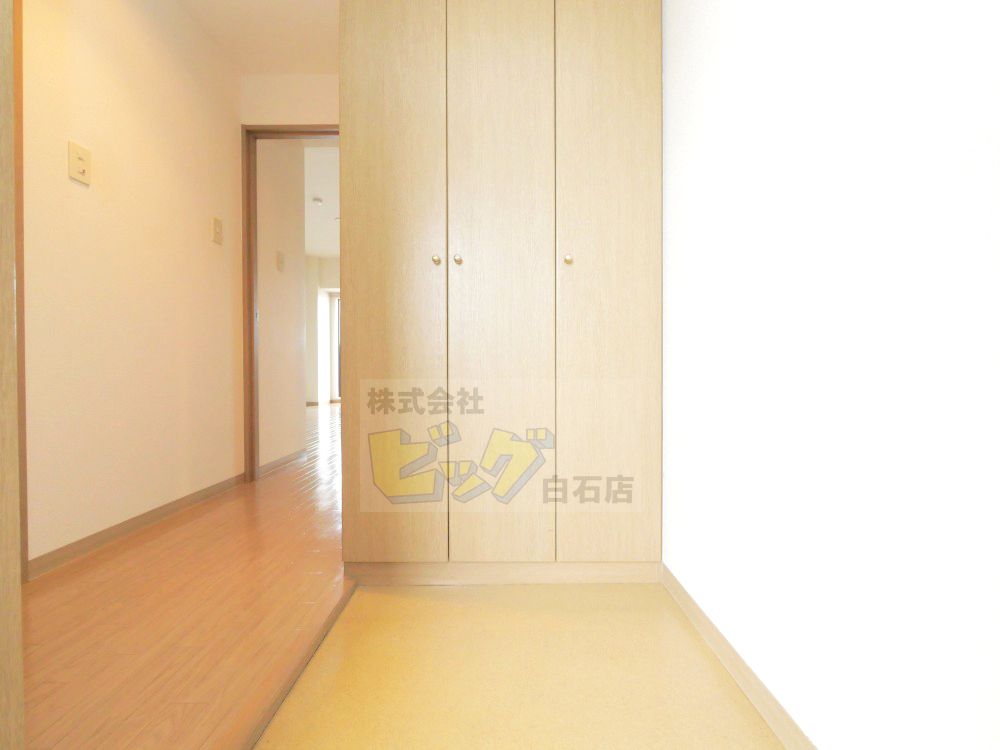 玄関　広々とした玄関です♪