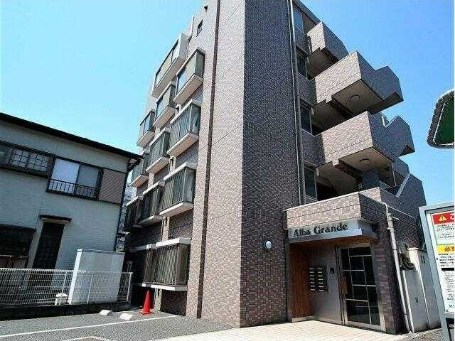 建物外観　【採光たっぷりの明るいリビング♪】嬉しいネット無料！