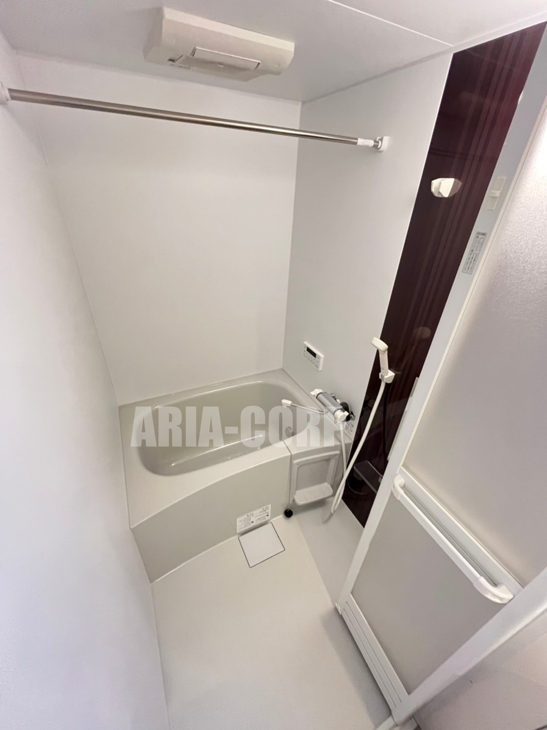 バス・シャワールーム　追い焚き・浴室乾燥機付きのバスルームです♪