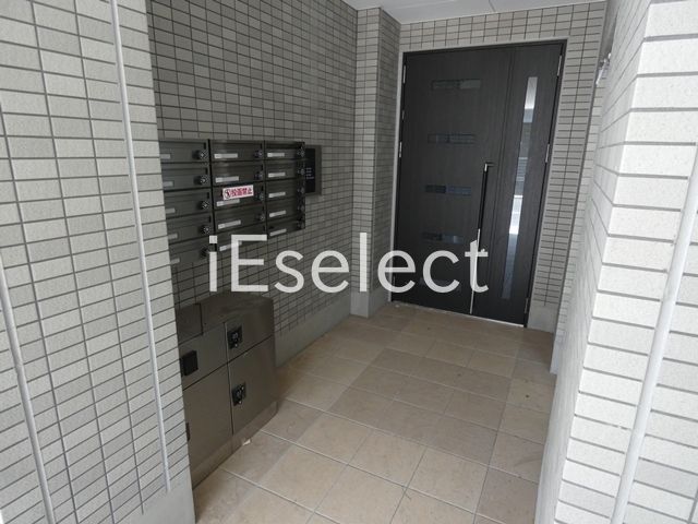 セキュリティ　安心のオートロックエントランス