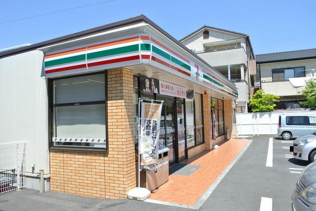 コンビニ　セブンイレブン（コンビニ）まで250m