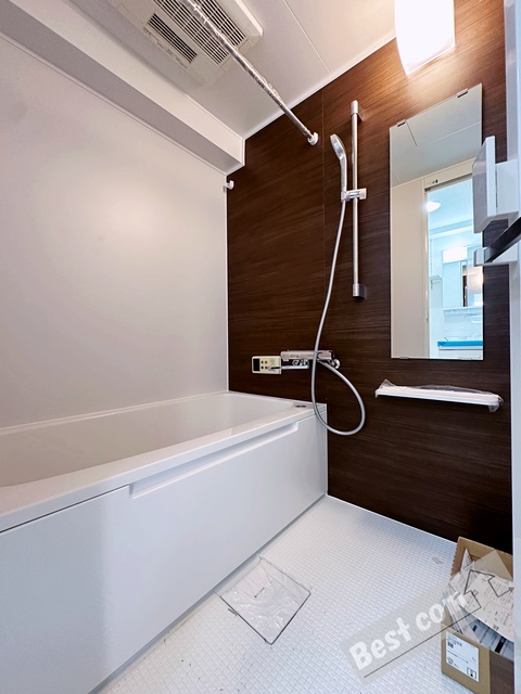 バス・シャワールーム　リフォーム中　同一間取り　別号室の写真です