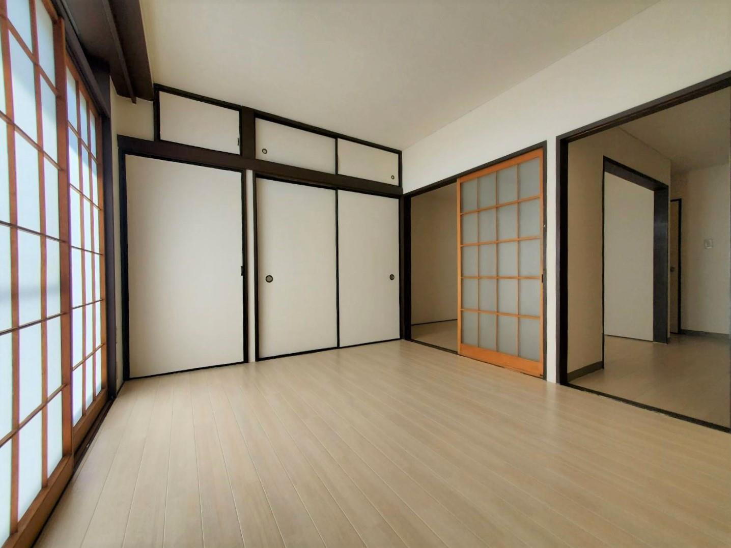 居室・リビング　和室から洋室へ変更しました。日差しがたっぷり入るお部屋です