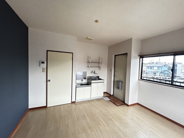 居室・リビング　別部屋参考写真です