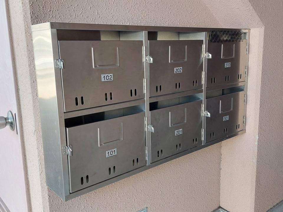 エントランス　メールBOX