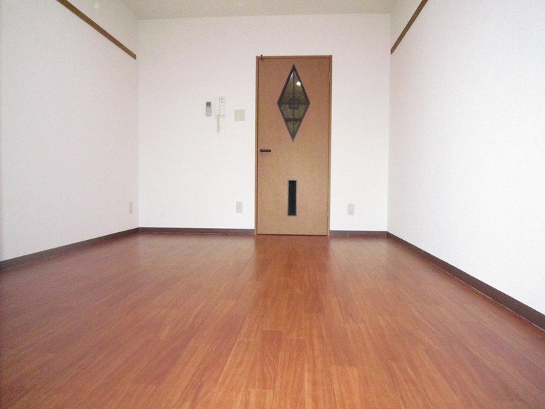 居室・リビング　洋室７帖陽当たり良好♪