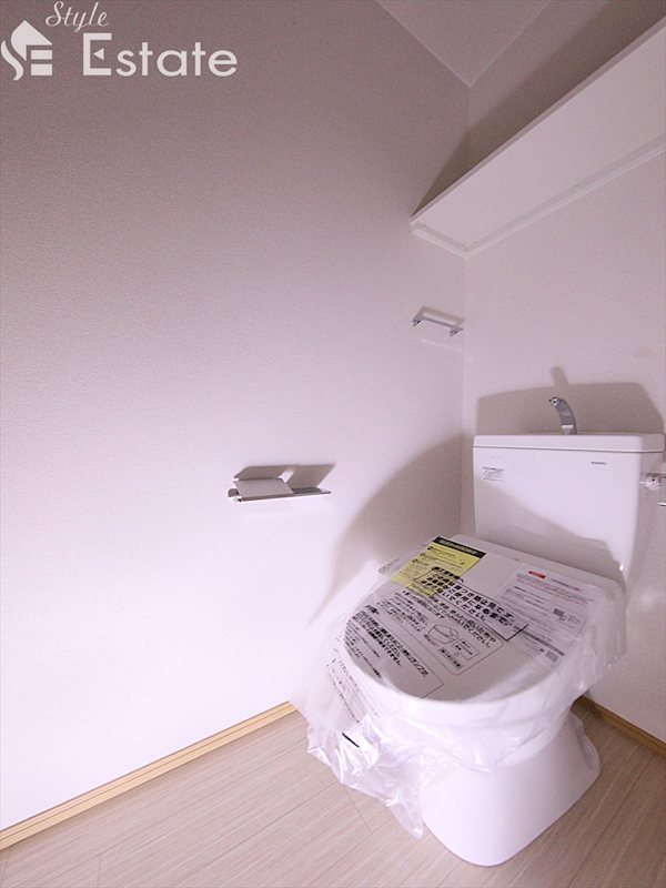 トイレ　同仕様内装