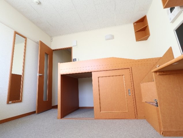 居室・リビング　落ち着いて過ごせるお部屋なので、寝室にいかがでしょうか