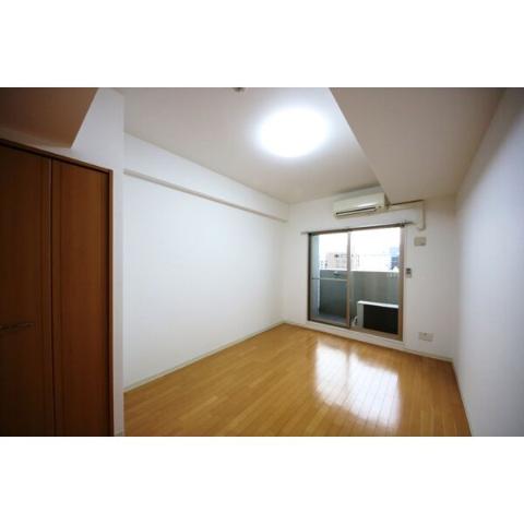 居室・リビング　室内