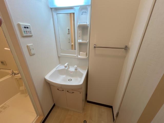 洗面設備　洗面化粧台