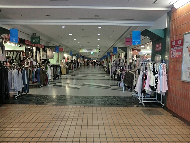 ショッピングセンター　マリナード地下街（ショッピングセンター）まで600m