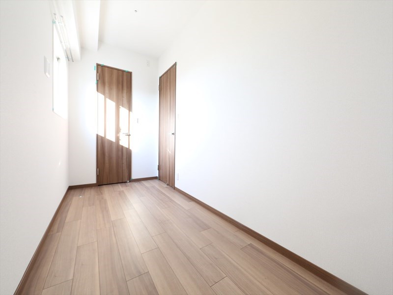 その他部屋・スペース　洋室4.5帖　窓付き　ウォークインクローゼット完備