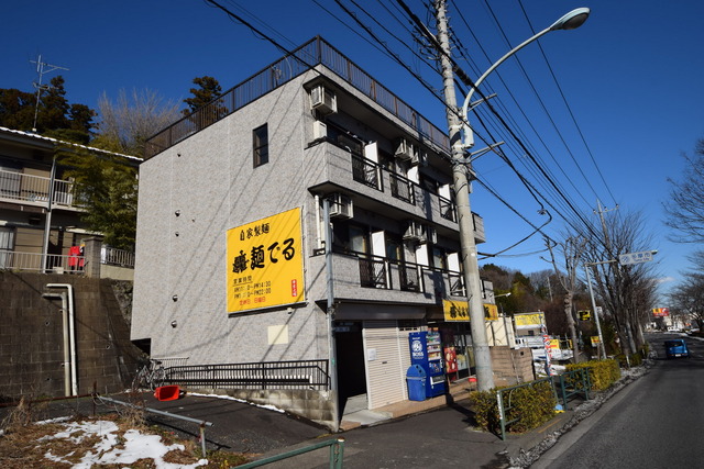 建物外観　～青い空、白い雲～