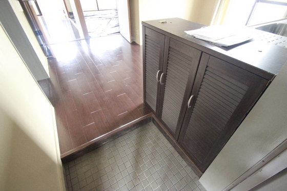 玄関　※別号室の写真です