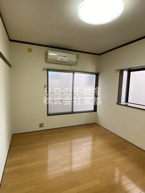 居室・リビング　南西向きの明るい２面採光♪