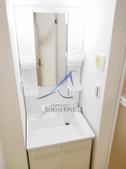 洗面設備　独立洗面台です。