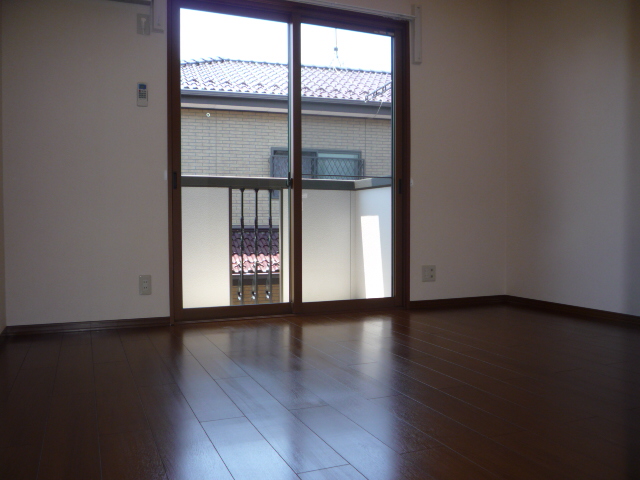 居室・リビング　洋室ワイド７帖で優雅な一人暮らしを・・・