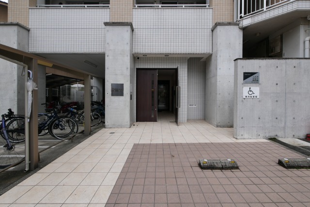 エントランス　エントランス