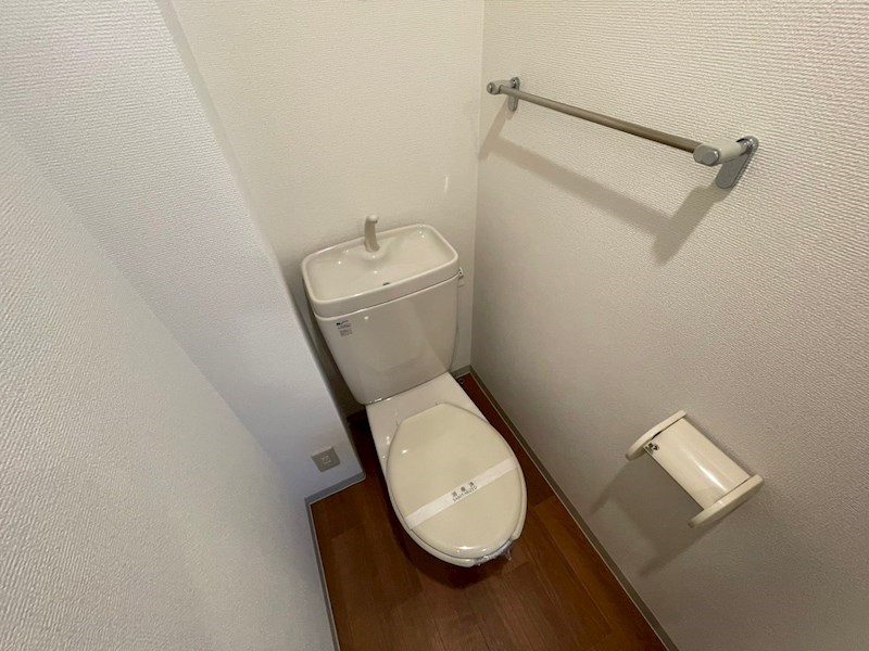 トイレ　※別号室の写真使用中