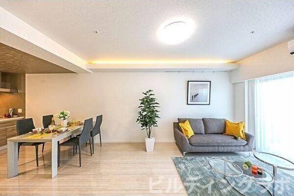 居室・リビング　モデルルームの為、家具小物等はつきません。