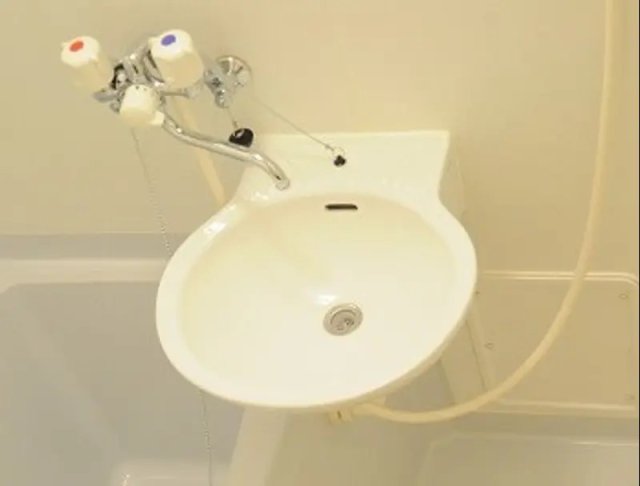 洗面設備　同物件、別号室のものです。